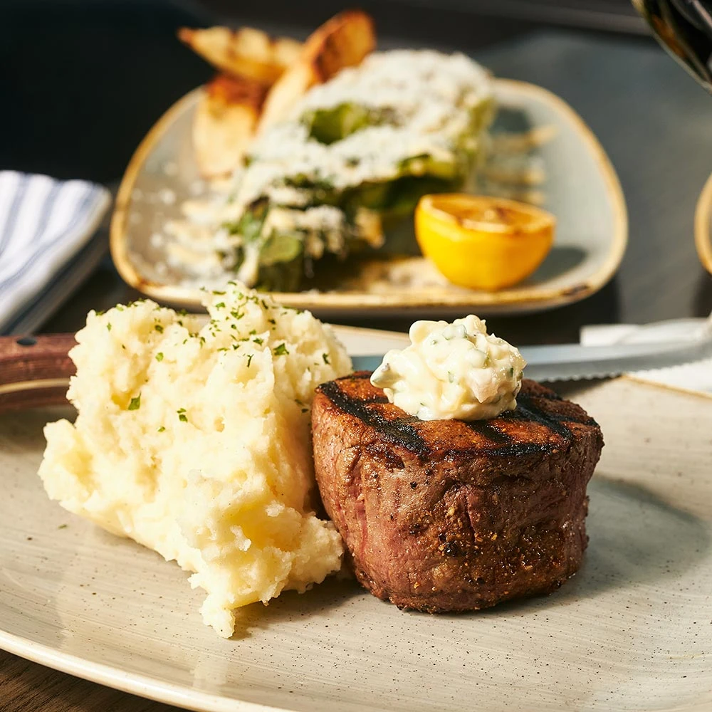 HC Tavern + Kitchen Lunch & Dinner